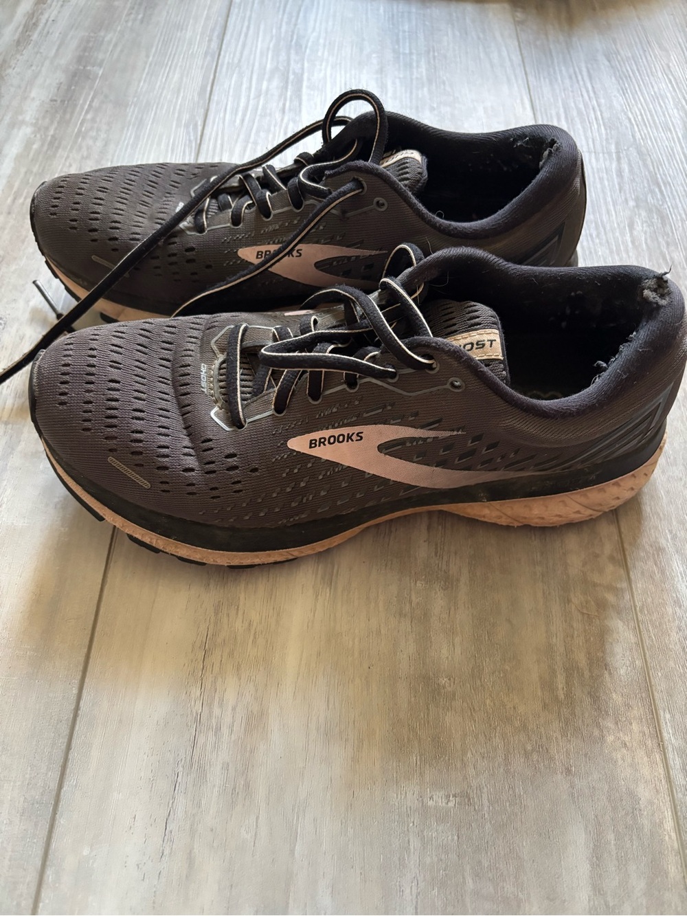 Brooks Women’s Black Running Shoes with Pink Midsole Accent - Picture 1 of 5